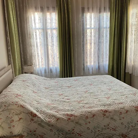 Ayvalik'taki Eviniz * Айвалык